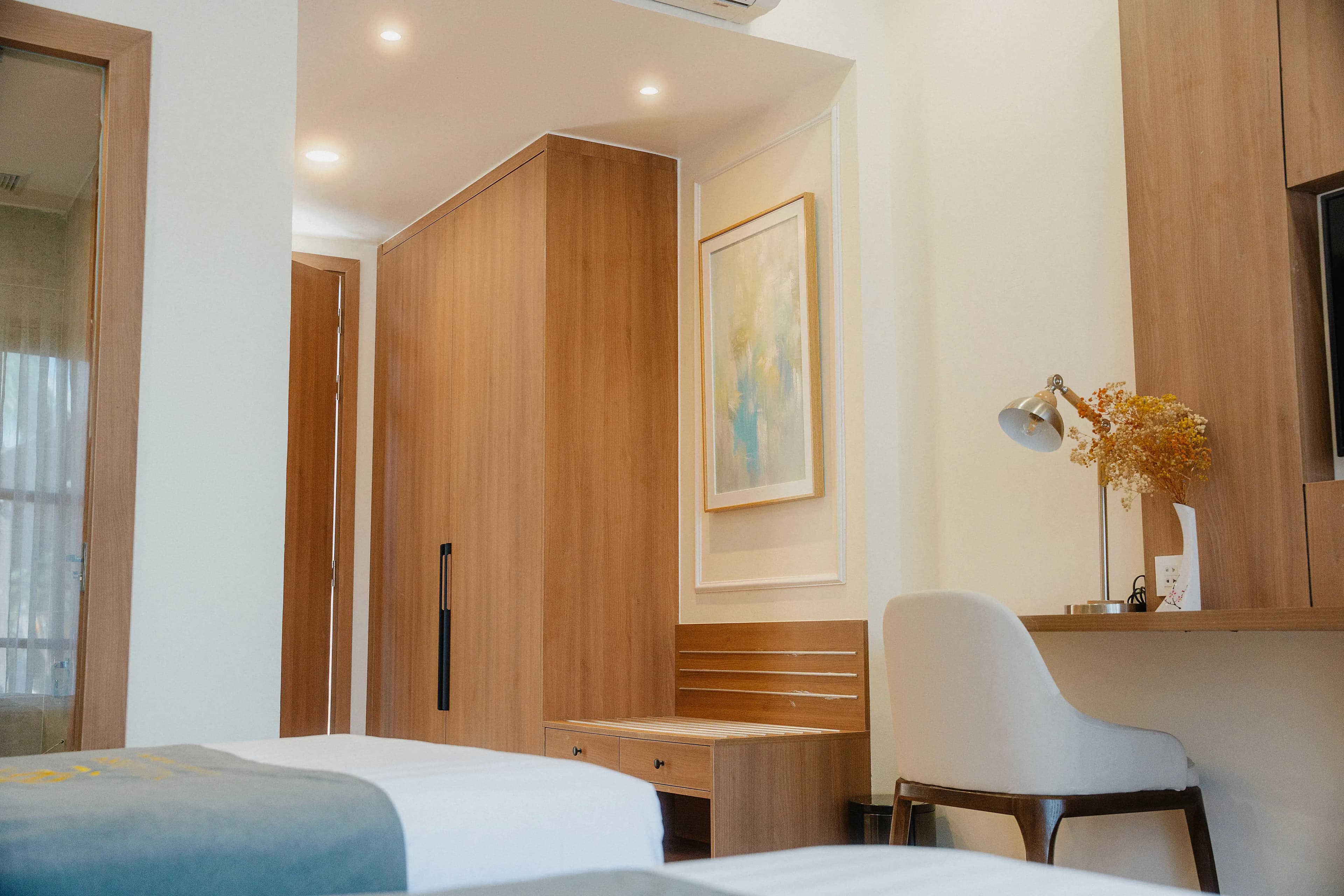 Deluxe Twin Room view 4